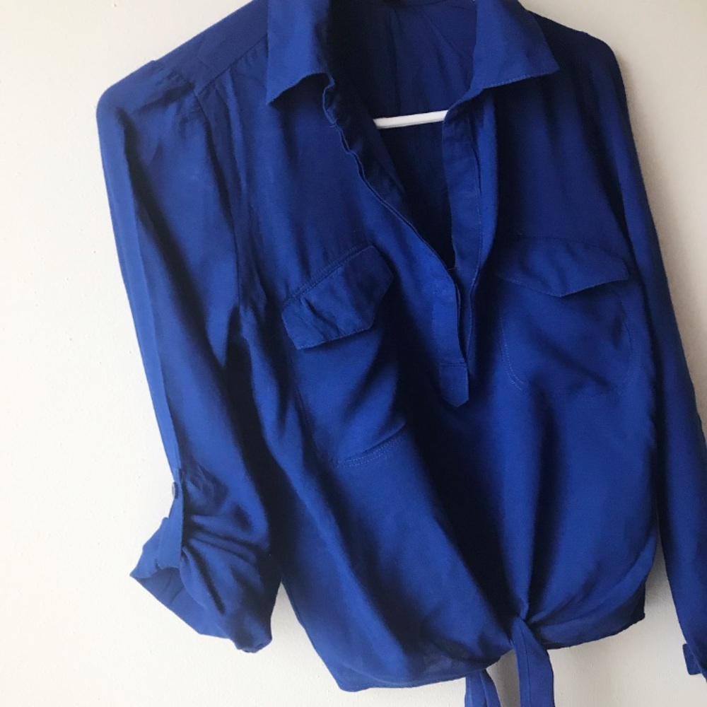Blue rolled up sleeves top